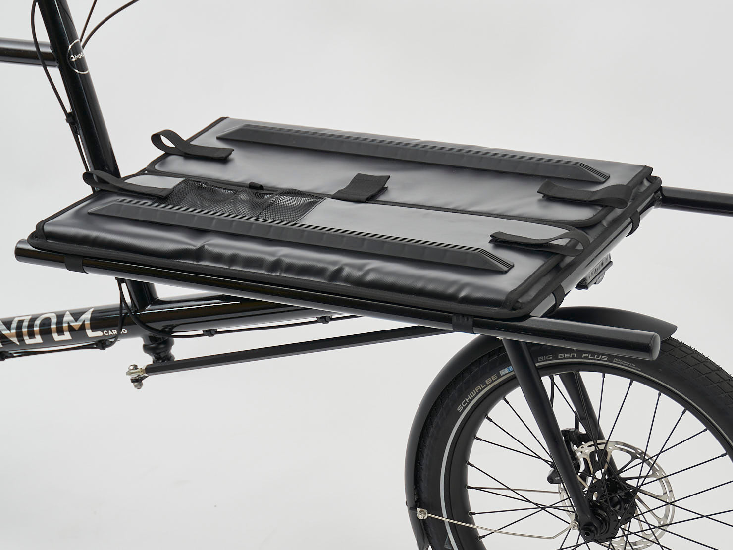 FOLDABLE CARGO BOX